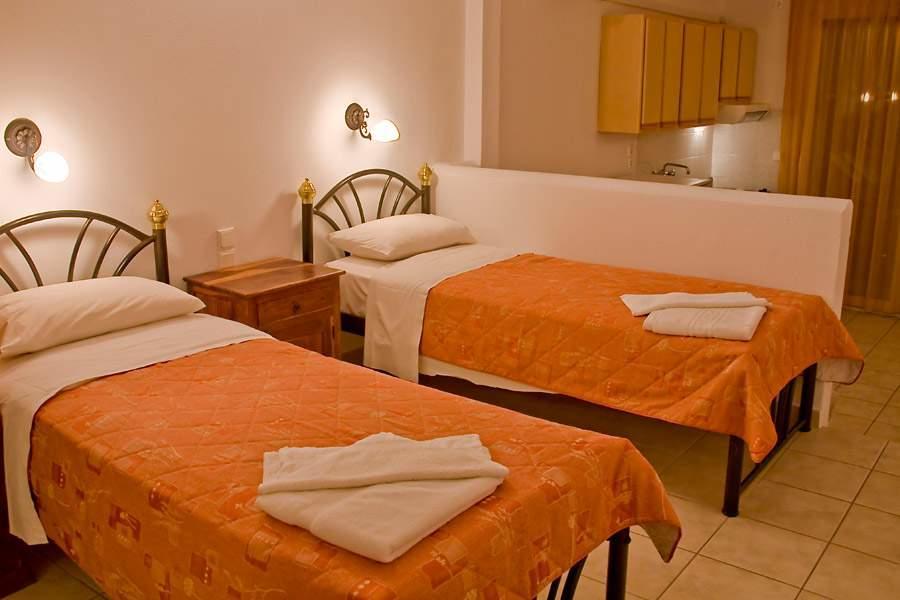 Hermes Hotel Vromolimnos Exterior foto
