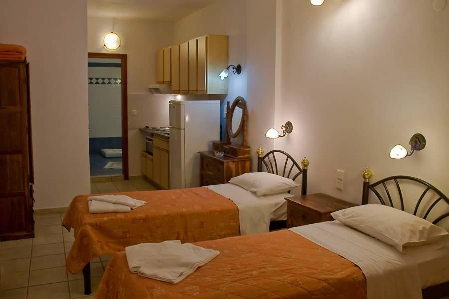 Hermes Hotel Vromolimnos Exterior foto